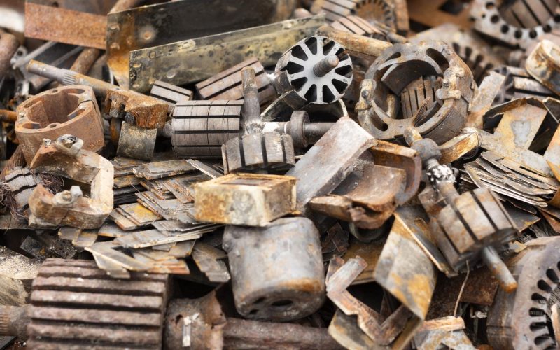 dirty-dumped-objects-arrangement dirty-dumped-objects-arrangement